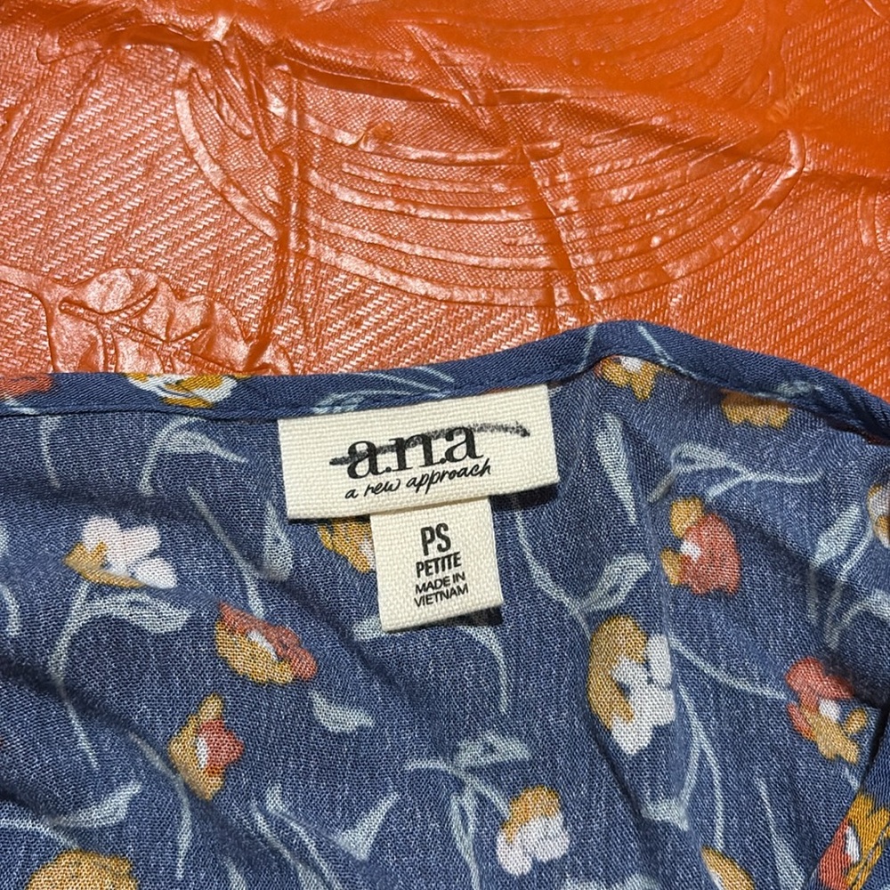 NWT petite small Ana blue floral shirt 1466 - Picture 4 of 5